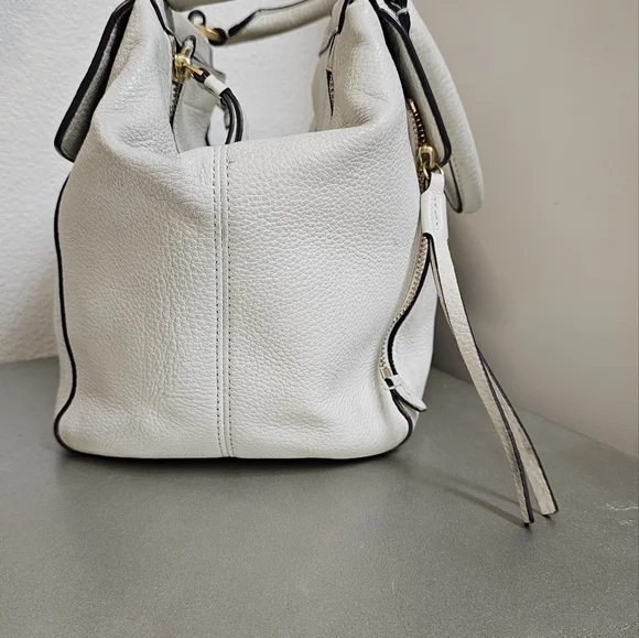 Tory Burch Half-Moon Satchel (pre-loved) - Picture 4 of 10